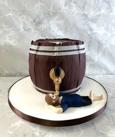 1_Old-fashioned-keg-of-beer-and-sugar-figure