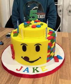 Lego-birthday-cake-