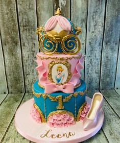 Princess-biorthday-cake-with-carraige