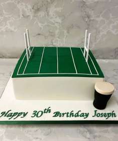 Rugby-Pitch-and-Pint-of-Guinness-birthday-cake-
