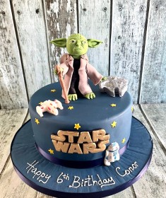 Yoda-star-wars-birthday-cake-