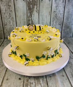 bees-birthday-cake-