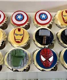 superhero-cup-cakes