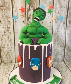 the-hulk-drip-birthday-cake-