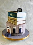 accoutants-birthday-cake-witth-office-and-books-