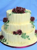 chocolate-curl-wedding-cake-with-sugar-roses
