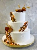 1_Autum-coloured-applique-buttercream-wedding-cake-with-dried-flowers-