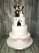 1_micky-and-mini-disney-wedding-cake