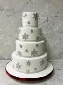 silver-snow-fakes-wedding-cake-