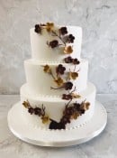 Autum-blossoms-wedding-cake-with-blossom-tree-decor