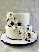 Delicate-sugar-blossoms-2-tier-wedding-cake-