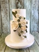 Petite-wedding-cake-with-sugar-roses-
