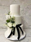 Slender elegant wedding cake 