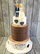 tree and log wedding cake