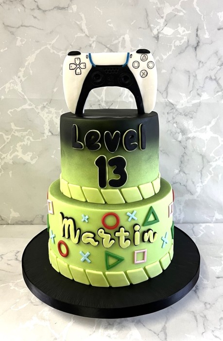 1_playstation-bitthday-cake-