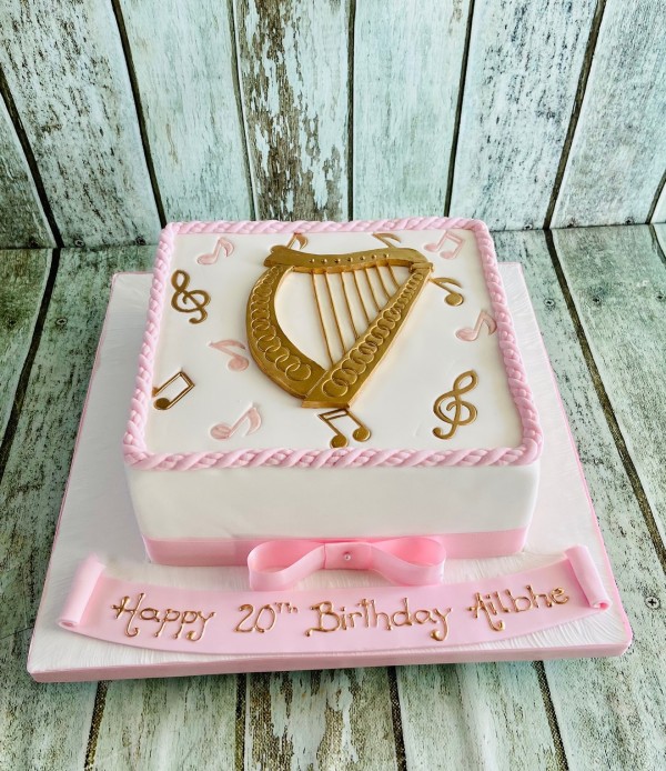 2D-Harp-birthday-cake-