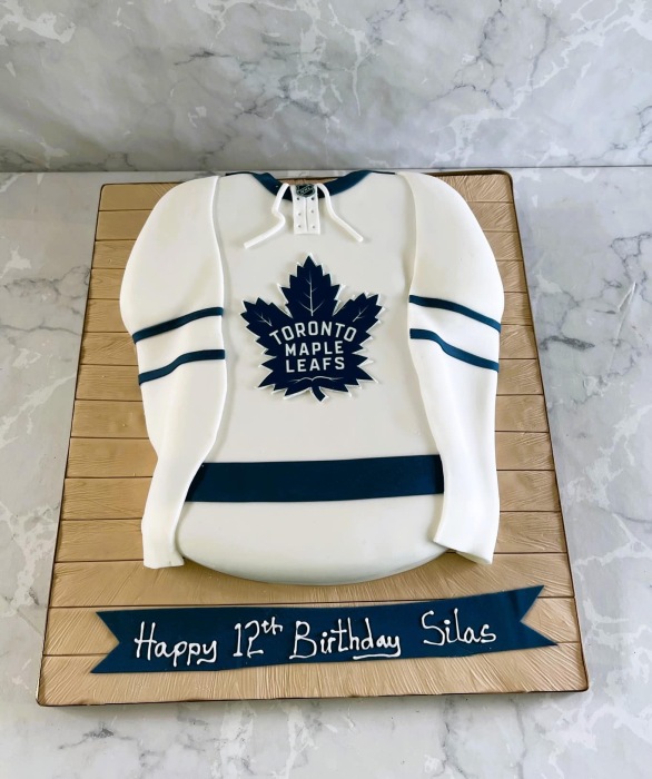 Canadian-ice-hockey-jersey-birthday-cake-