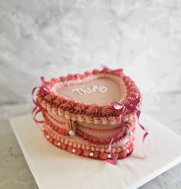 Thirty Sweetheart birthday cake