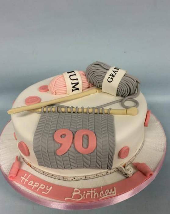 knitting birthday cake