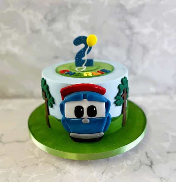 Leo the bus birthday cake