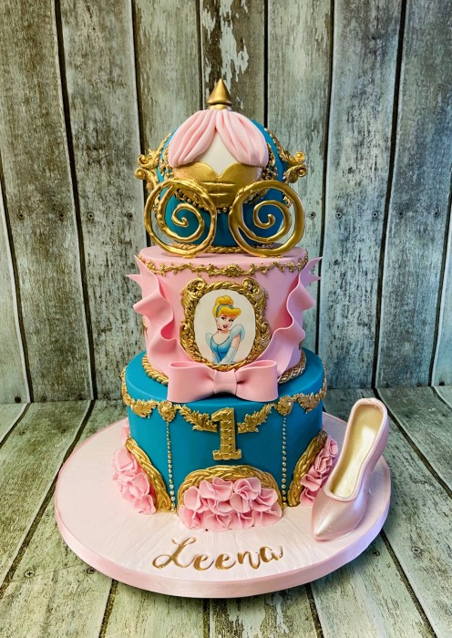 Princess-biorthday-cake-with-carraige