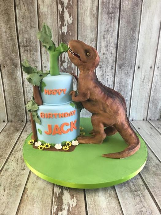 dinosaue birthday cake