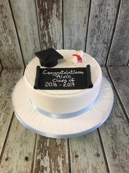 graduation cake