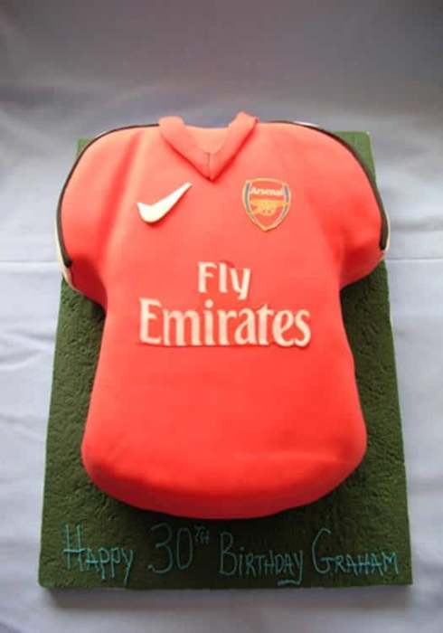 lg_Arsenal Jersey Cake (Copy)
