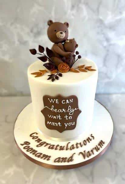 Baby shower naming cake