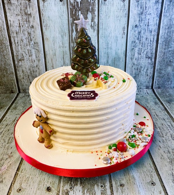 Buttercream-chtristmas-cake-