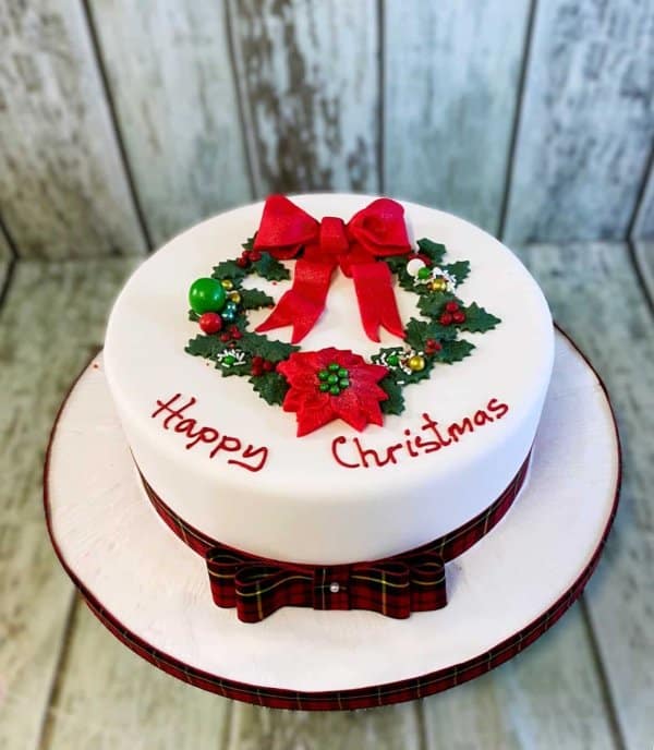 Holly-Wreath-2-Christmas-cake-