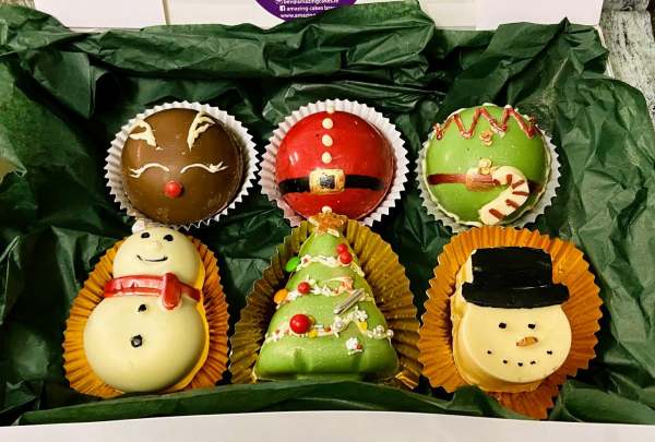 christmas-hot-chocolate-bombs-novelty-