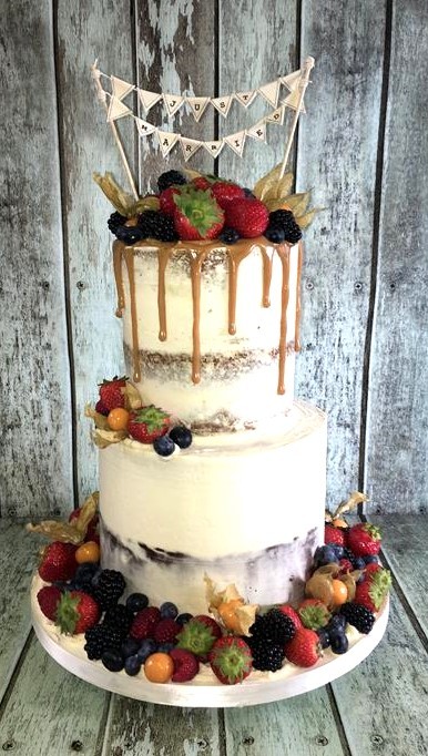 caramel-drip-wedding-cake-