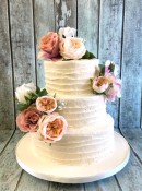 buttercream-design-wedding-cake-with-old-country-silk-roses-