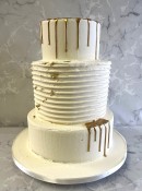 buttercream-wedding-cake-with-gold-drip
