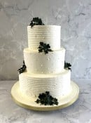 buttercream-wedding-cake-with-sugar-shamrocks