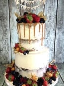 caramel-drip-wedding-cake-