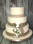 lace-and-burlap-frosting-buttercream-wedding-cake