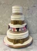 pallet-knife-buttercream-wedding-cake-Mrs-and-Mrs