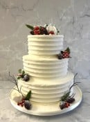 winter-combed-buttercream-with-sugar-fruits-and-acorns-