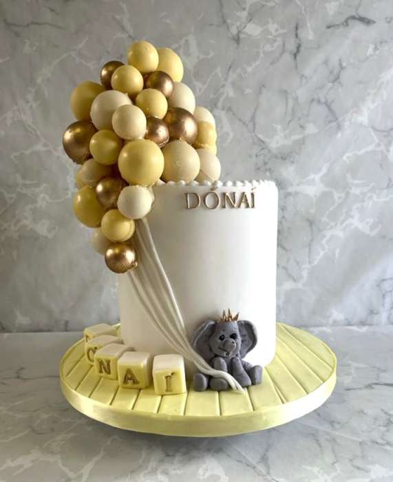 Elephant-and-chocolate-balloons-naming-cake-