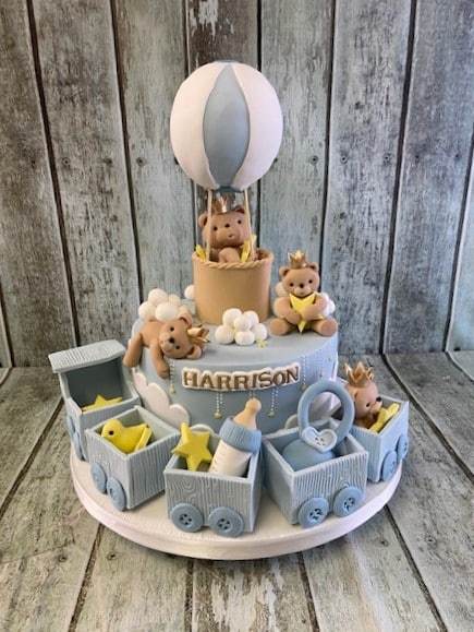 christening-train-cake-