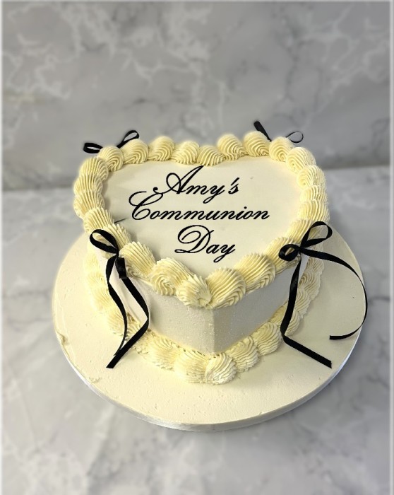 Lambeth-Heart-Communion-Cake