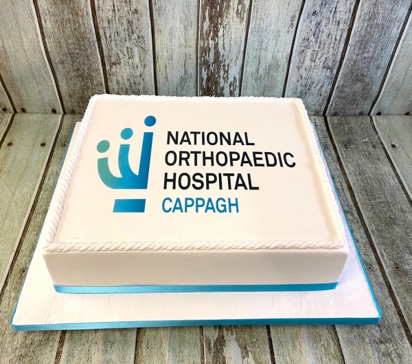 Hospital-corporate-cake-