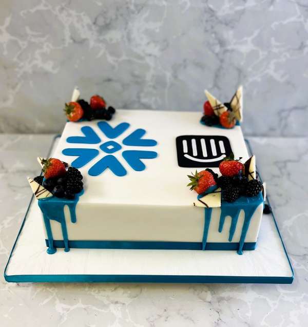 corporate-cake-for-intercom