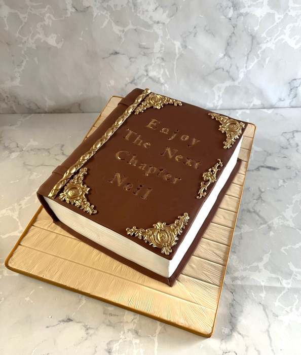 retirement-book-cake-