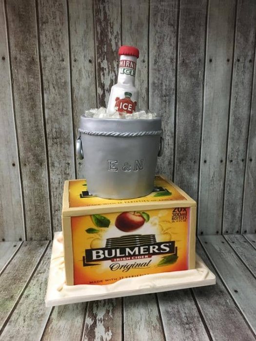 1_bulmers-and-smirnoff-wedding-cake