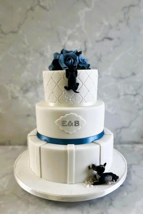 Wedding Cake with cat and Dog