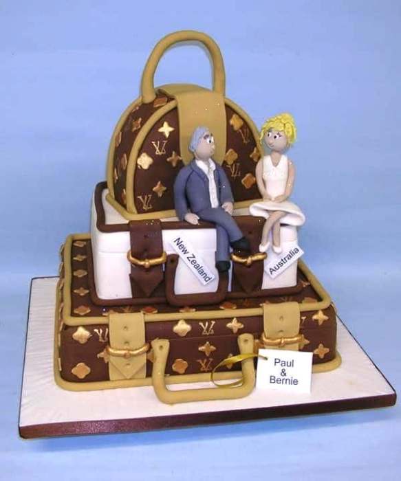 Louis Vuitton suitcase wedding cake