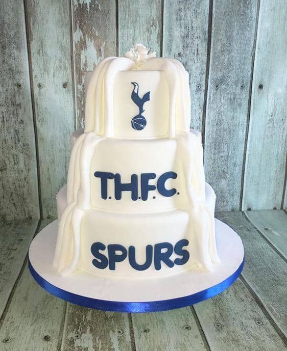 Spurs split wedding cake